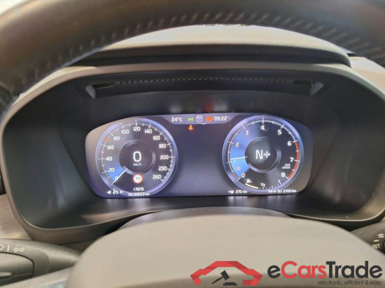 VOLVO XC40 / 2017 / 5P / SUV T3 MOMENTUM #4