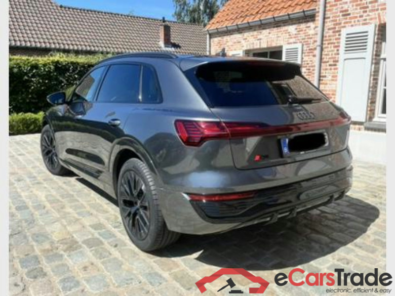AUDI Q8 e-tron  S line 55 quattro 300,00 kW #4