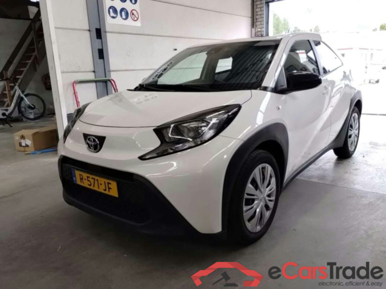 TOYOTA Aygo X 1.0 VVT-i MT Play #1