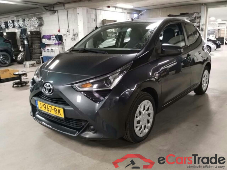 TOYOTA Aygo 1.0 VVT-i x-play
