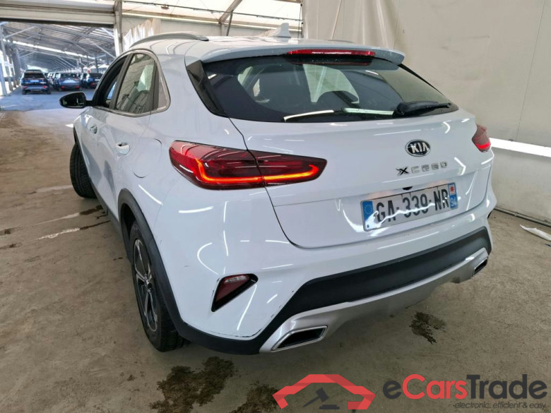 KIA XCeed / 2019 / 5P / Crossover 1.6 GDI ISG ISG PHEV ACTIVE DCT6 #3