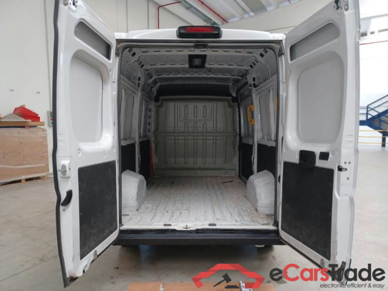 PEUGEOT BOXER / 2023 / 4P / FURGONE 2.2 BLUEHDI 120 SeS 330 L2H2 #4