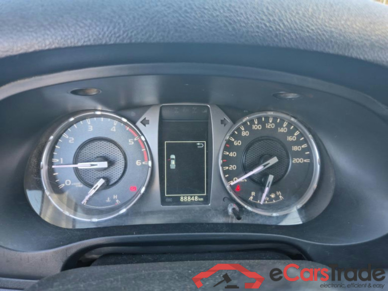 TOYOTA Hilux / 2020 / 4P / pickup 2.4 D-4D Cabina Doble GX #4