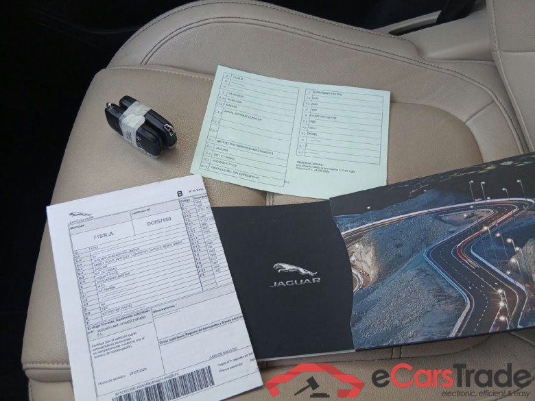 JAGUAR F-Pace 2.0L i4D AWD Automático Prestige Techo Panorámico deslizante 6000€ opcionales #5