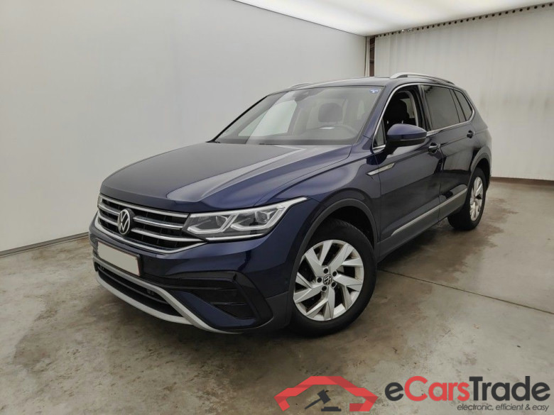 Volkswagen Tiguan Allspace 1.5 TSI Elegance Aut. LED-Matrix Virtual ACC Navi 1/2 Alcantara KeylessGo Klima PDC ...