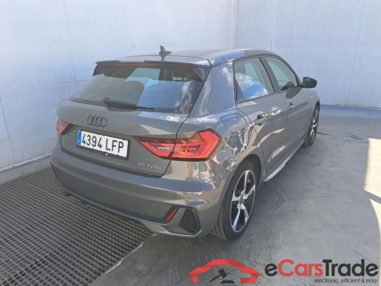 AUDI A1 / 2018 / 5P / berlina con portón Sportback Adrenalin 25 TFSI 70kW (95CV)(SP)(SL) #2
