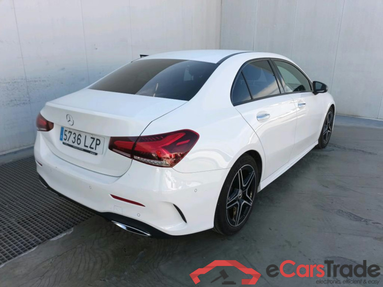 MERCEDES-BENZ Clase A / 2018 / 4P / sedán Sedán A 180 d #2