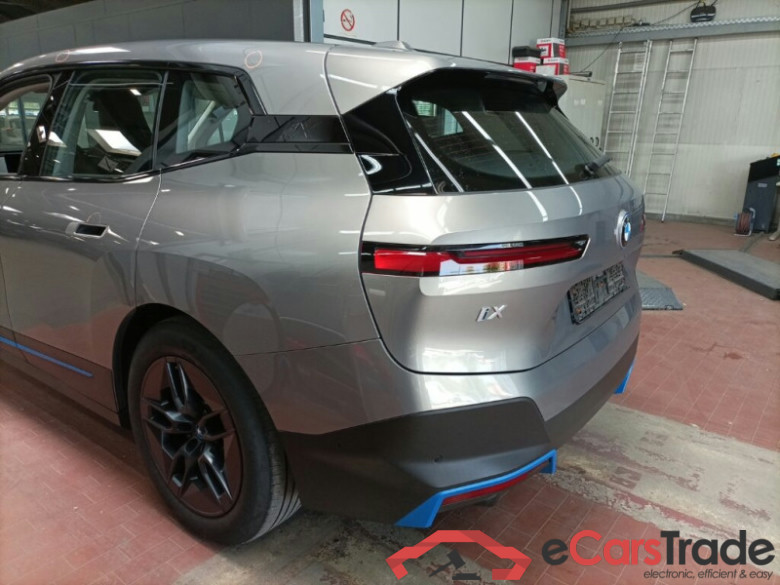 BMW iX  #4