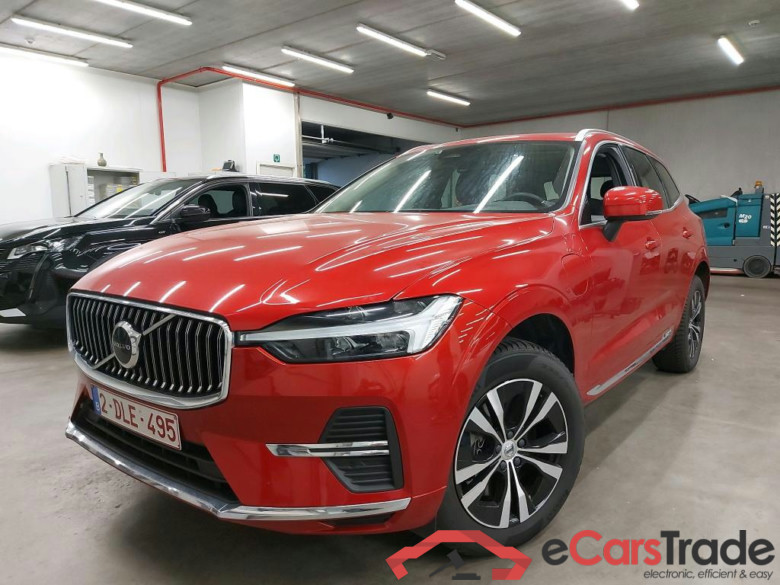 VOLVO - VOL XC60 T6 PHEV 350PK 4x4 Core With Climatic & Navigation & Heated Seats & Pano Roof & Park Sensors Front & Rear   * HYBRID *