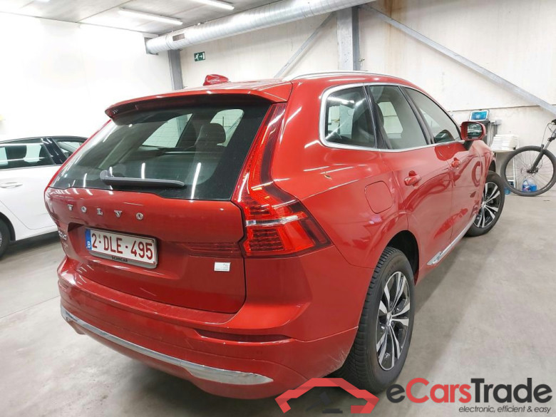VOLVO - VOL XC60 T6 PHEV 350PK 4x4 Core With Climatic & Navigation & Heated Seats & Pano Roof & Park Sensors Front & Rear   * HYBRID * #2