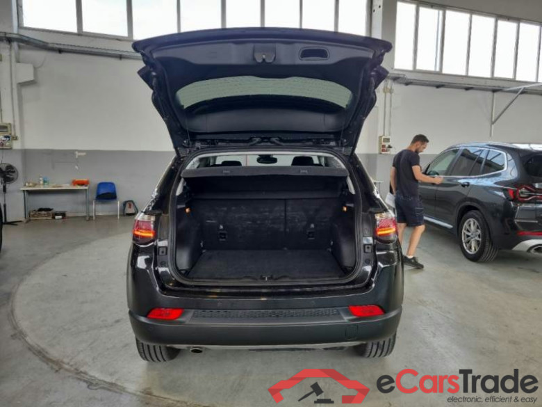 JEEP COMPASS / 2021 / 5P / SUV 1.6 MJET II 96KW LIMITED #5