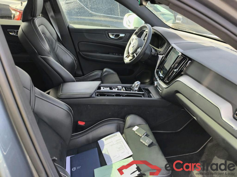 VOLVO XC60 / 2017 / 5P / todoterreno 2.0 T8 AWD R-Design Auto #6