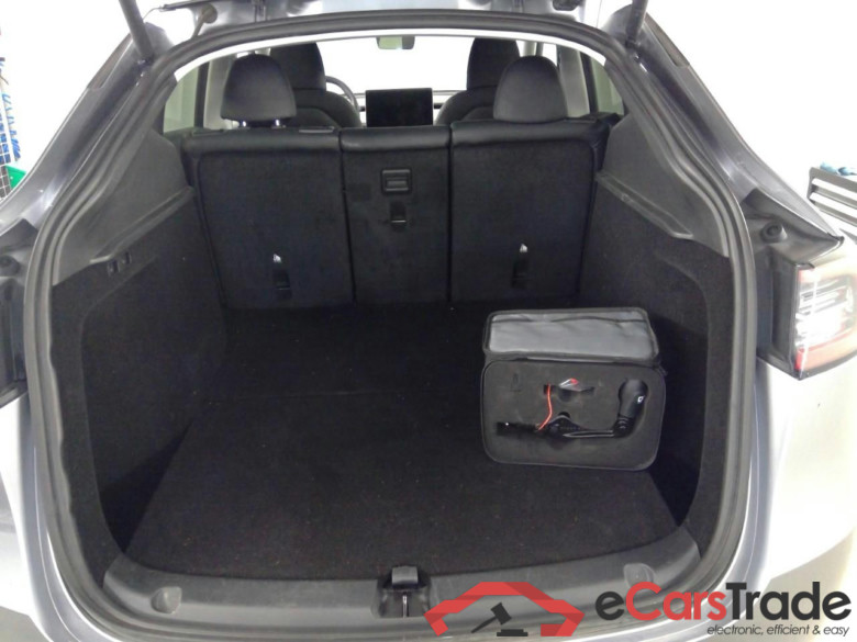 Model Y Long-Range AWD #5