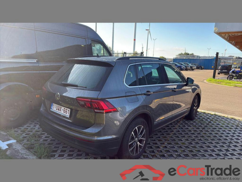 VOLKSWAGEN Tiguan ComfortLine #4