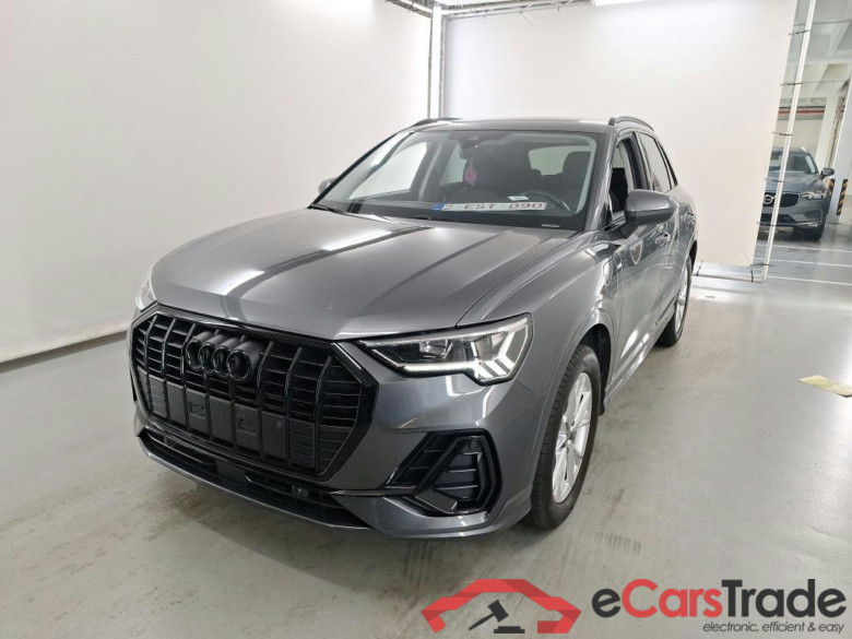AUDI Q3 1.4 45 TFSI E S TRONIC S LINE