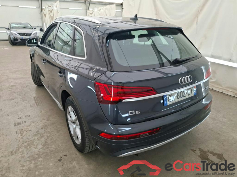AUDI Q5 / 2020 / 5P / SUV 50 TFSI e 299 QTT S TRONIC 7 DESIGN #3