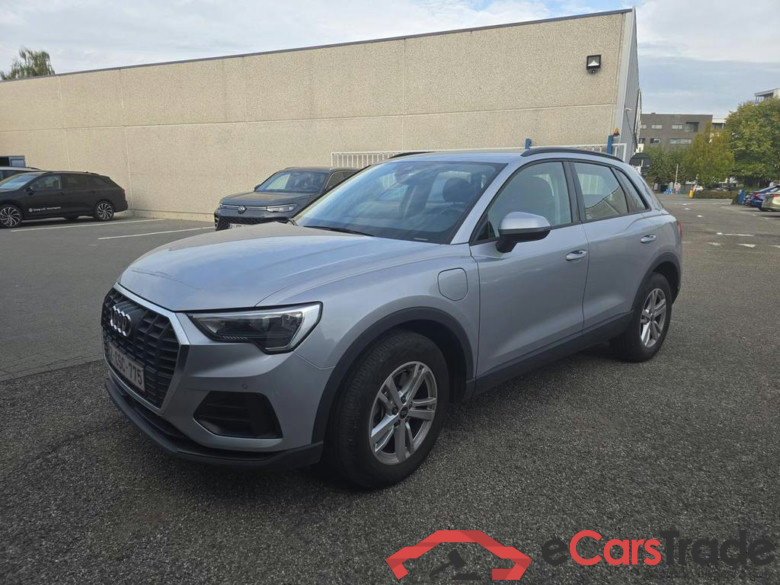 AUDI Q3 PHEV 45 TFSIe Attraction S tron.(180 kW)