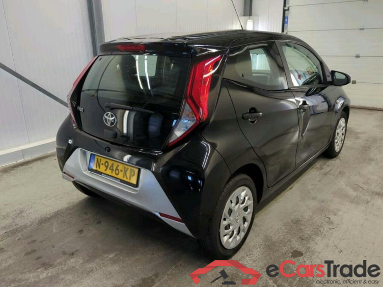 TOYOTA Aygo 1.0 VVT-i x-play #2