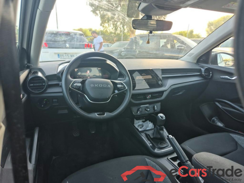 Fabia Essence 1.0 TSI 95CV MT5 6E #3
