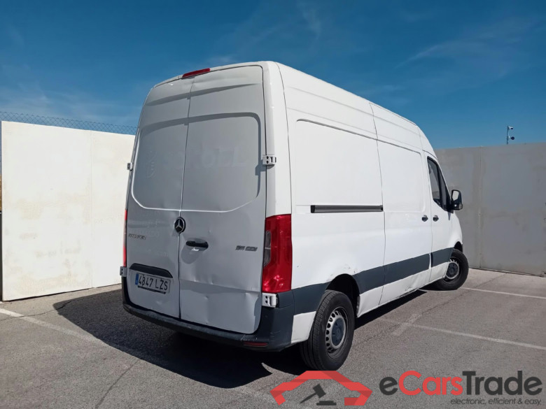 MERCEDES-BENZ Sprinter / 2018 / 4P / furgón 211 CDI MEDIO 3.0T T. ALTO TD #2