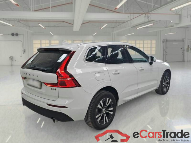 VOLVO XC60 / 2017 / 5P / SUV B4 D AWD AUTOMATICO MOMENTUM PRO #2