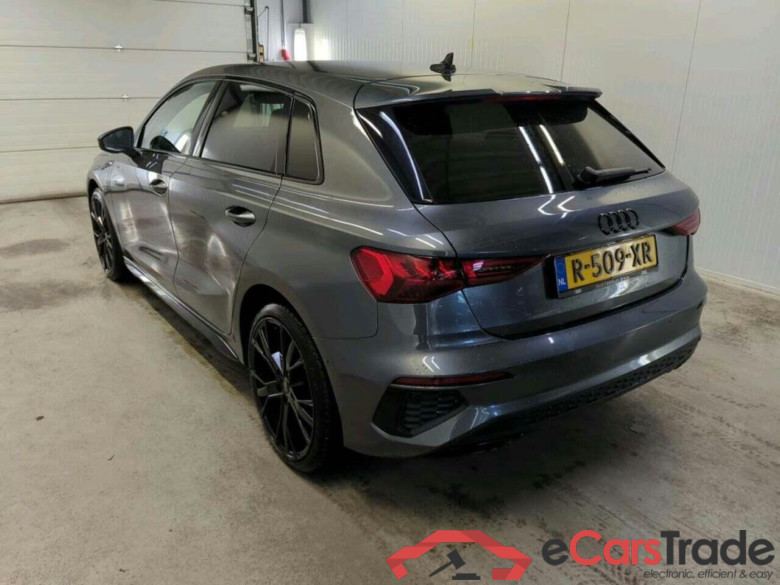 AUDI A3 Sportback 45 TFSI e S ed. Comp #6