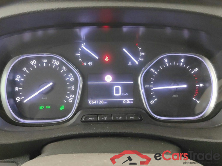 Peugeot Expert Long DC L3 2.0 BlueHDi 180 EAT8 4d #6