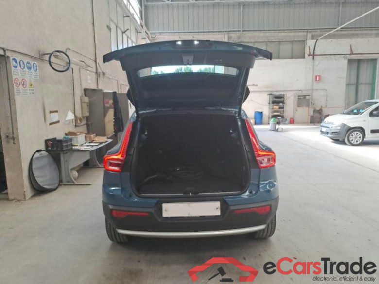 VOLVO XC40 / 2021 / 5P / SUV T5 RECHARGE PLUG-IN AUTO PLUS BRIGHT #5