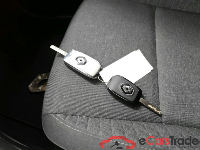 RENAULT CLIO 67 kW #5