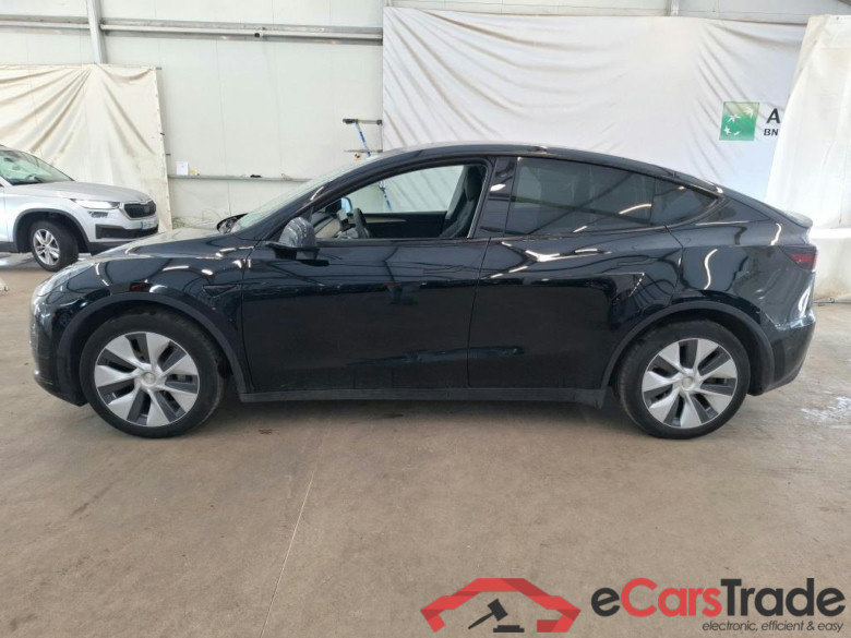 TESLA Model Y / 2021 / 5P / SUV RWD #4