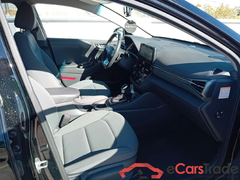 HYUNDAI IONIQ / 2019 / 5P / berlina con portón 1.6 GDI HEV Tecno DCT #6