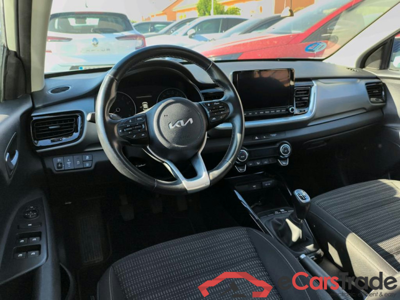 KIA Stonic / 2017 / 5P / todoterreno 1.0 T-GDi 74kW (100CV) MHEV iMT Drive (AC2) #3