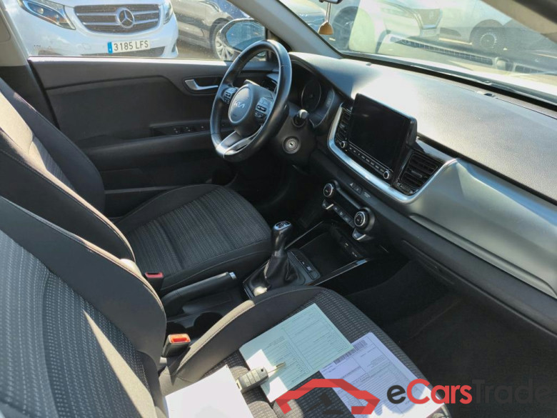 KIA Stonic / 2017 / 5P / todoterreno 1.0 T-GDi 74kW (100CV) MHEV iMT Drive (AC2) #6