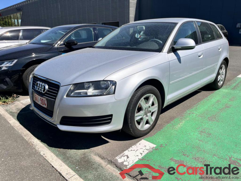 AUDI A3 Sportback 1.6i Attraction #1