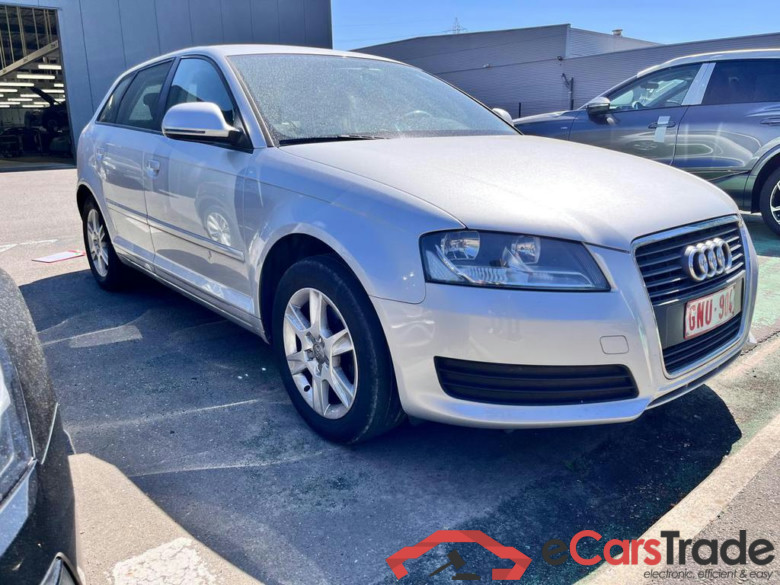 AUDI A3 Sportback 1.6i Attraction #2
