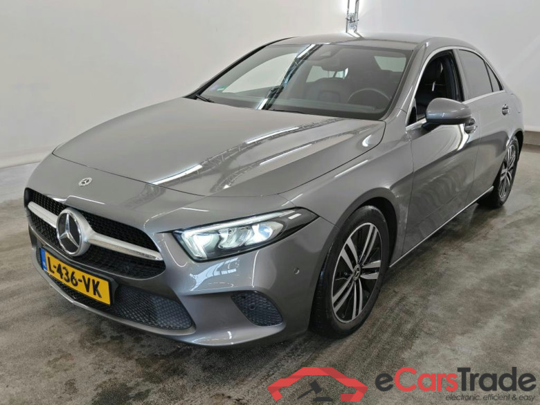 Mercedes-Benz A-Klasse Limousine A 180 7G-DCT Business Solution Luxury 4d