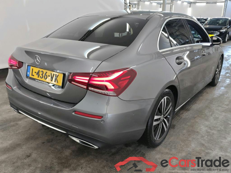 Mercedes-Benz A-Klasse Limousine A 180 7G-DCT Business Solution Luxury 4d #2