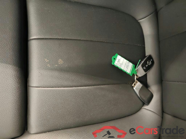 Mercedes-Benz A-Klasse Limousine A 180 7G-DCT Business Solution Luxury 4d #4