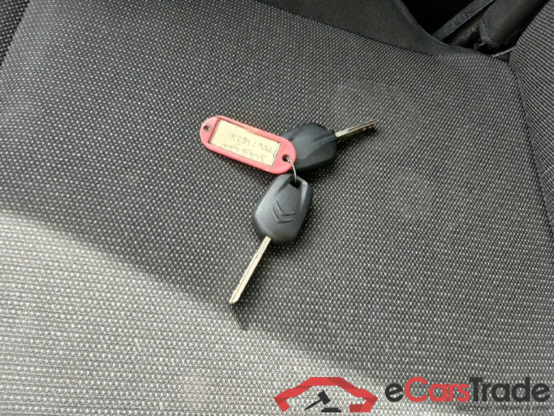 CITROEN Berlingo / 2018 / 5P / furgón derivado de turismo Doble Cab. Talla XL BlueHDi 100 CONTROL #4
