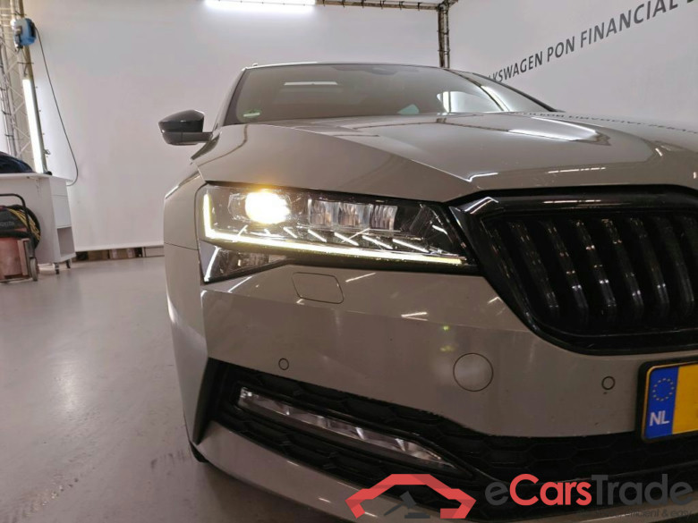SKODA Superb Combi 110 kW #4
