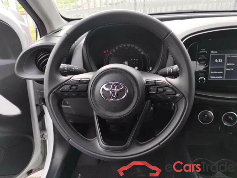 TOYOTA Aygo X 1.0 VVT-i MT Play #6