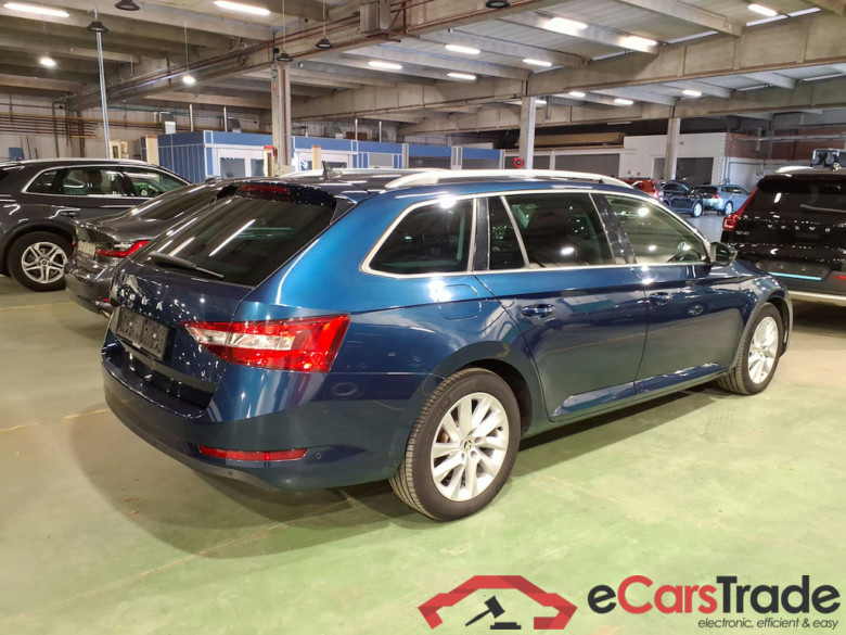 SKODA SUPERB COMBI DIESEL - 2019 2.0 CR TDi Style DSG #4
