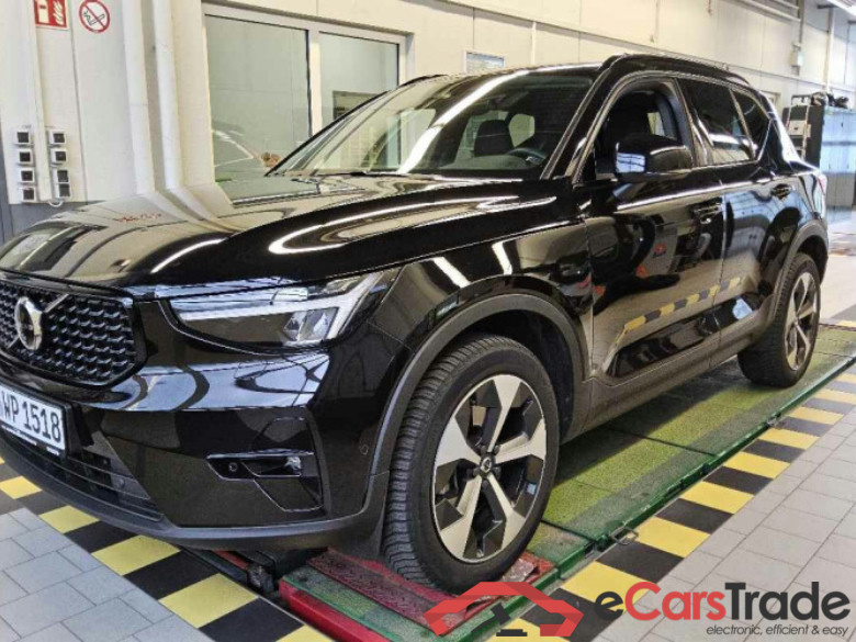 Volvo XC40 (2017->) DE - SUV5 B4 2WD EU6d, Plus Dark, (Facelift) 2022 - 2024 #1