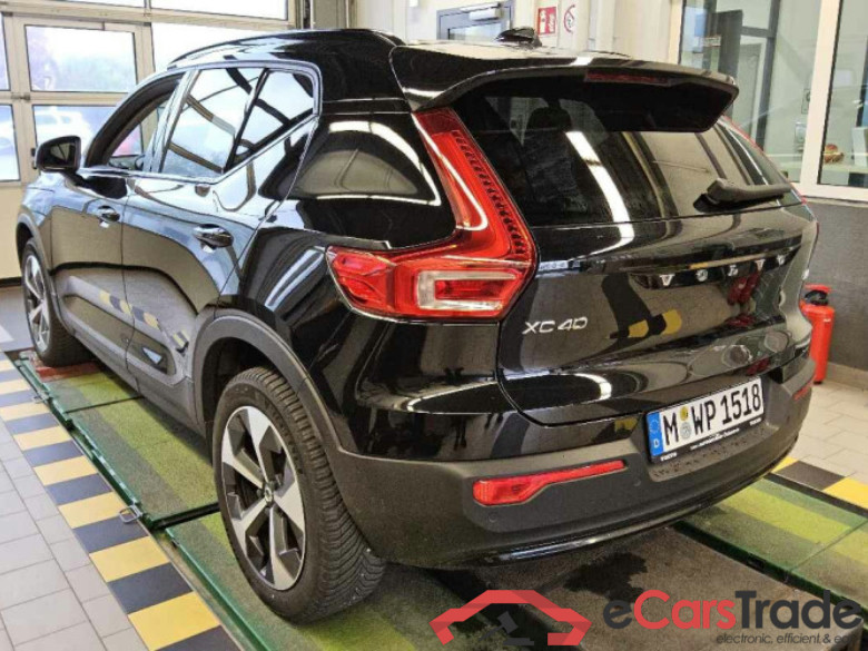 Volvo XC40 (2017->) DE - SUV5 B4 2WD EU6d, Plus Dark, (Facelift) 2022 - 2024 #4