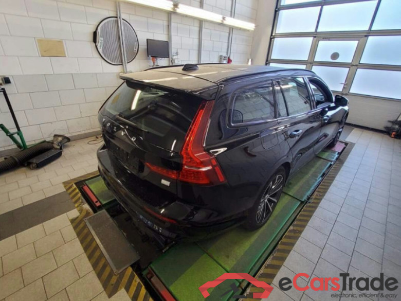 Volvo V60 Kombi (2018->) DE - Kb5 T6 Twin Engine AWD PHEV EU6d, Plus Dark, 2021 - 2024 #3