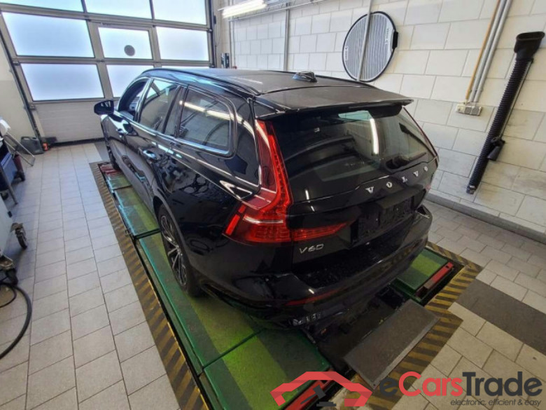 Volvo V60 Kombi (2018->) DE - Kb5 T6 Twin Engine AWD PHEV EU6d, Plus Dark, 2021 - 2024 #4