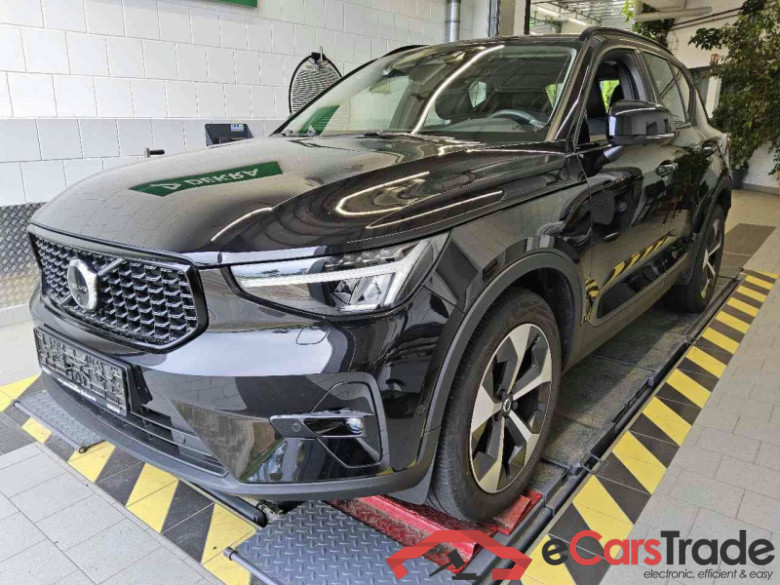 Volvo XC40 (2017->) DE - SUV5 B4 2WD EU6d, Plus Dark, (Facelift) 2022 - 2024 #1