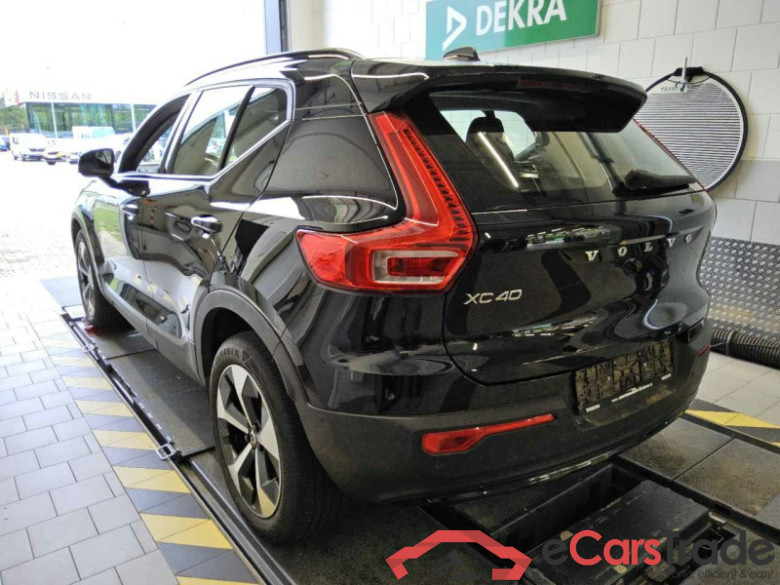 Volvo XC40 (2017->) DE - SUV5 B4 2WD EU6d, Plus Dark, (Facelift) 2022 - 2024 #4