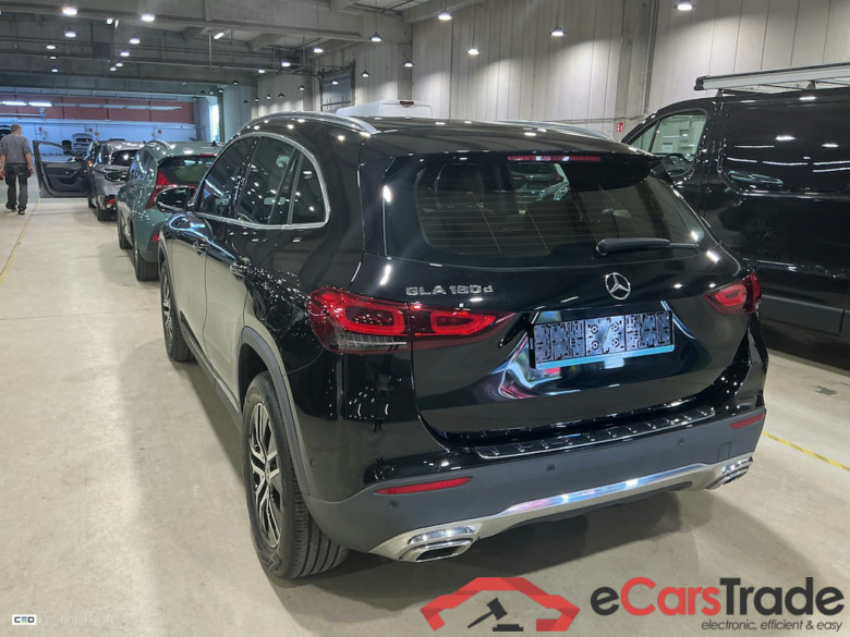 MERCEDES-BENZ GLA 2.0 GLA 180 D DCT BUSINESS SOLUTION #3