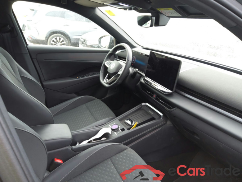 VOLKSWAGEN T-Roc 1.0 TSI 110kW (150CV) DSG7 R-Line(Winterpack) #3